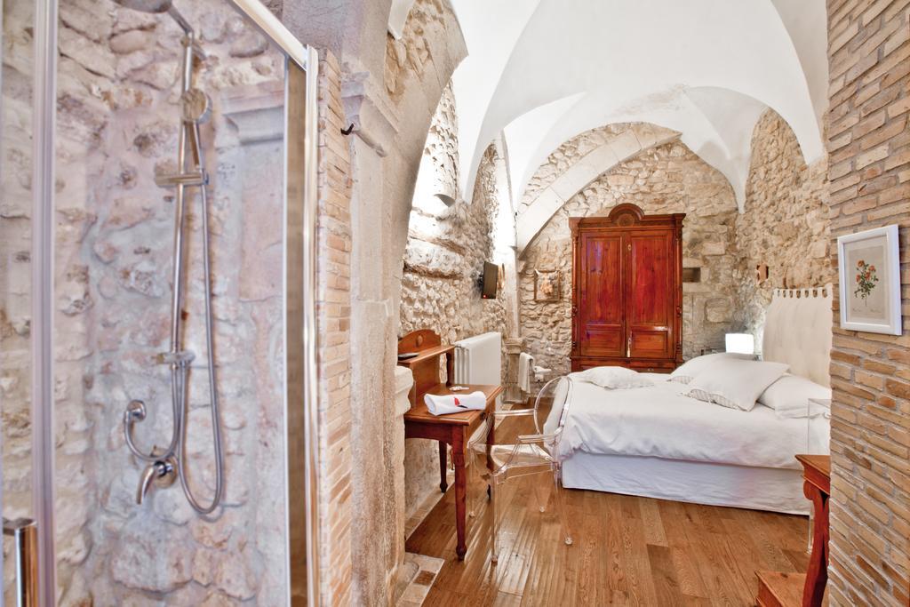 B&B Il Marchese Del Grillo Sulmona Quarto foto